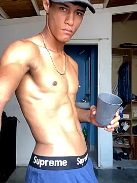 Snapshot of meliodas_23cm chatting on 15, 12, 2025 meliodas 23cm online show from 15, 12, 2025