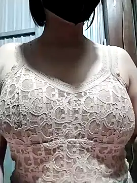 Snapshot of Niramiu chatting on 28, 11, 2025 Niramiu online show from 28, 11, 2025