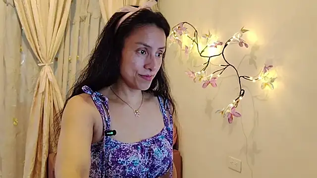 Snapshot of Bella_Exhibition chatting on 3, 6, 2026 Bella Exhibition online show from 3, 6, 2026