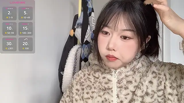 Snapshot of Xiaoji61 chatting on 23, 11, 2025 Xiaoji61 online show from 23, 11, 2025