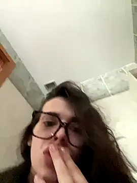 Snapshot of zowi101 chatting on 14, 12, 2025 zowi101 online show from 14, 12, 2025