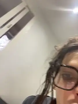 Snapshot of zowi101 chatting on 15, 12, 2025 zowi101 online show from 15, 12, 2025