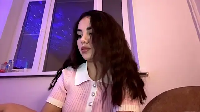 Snapshot of Priscillla_Cute chatting on 19, 11, 2025 Priscillla Cute online show from 19, 11, 2025