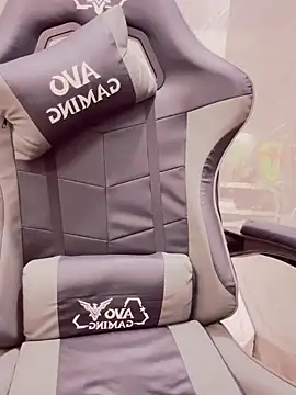 Snapshot of GirlNaughtyFull chatting on 30, 11, 2025 GirlNaughtyFull online show from 30, 11, 2025