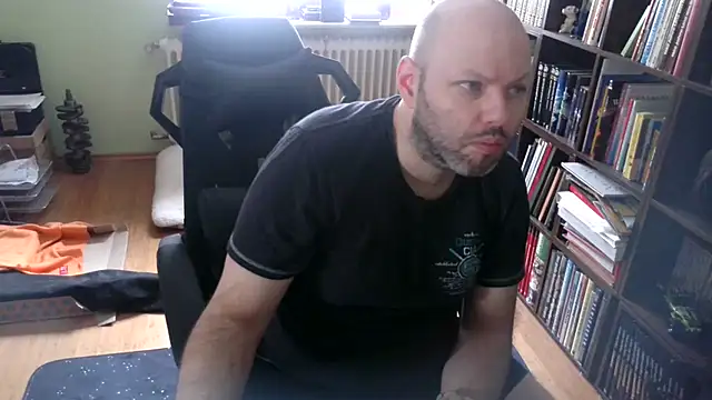 Tsume81 online show from 4, 11, 2025