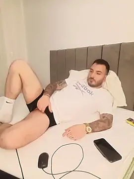 Snapshot of snncdgn chatting on 17, 12, 2025 snncdgn online show from 17, 12, 2025