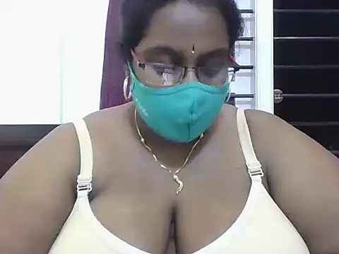 hootypriya online show from 3, 12, 2025