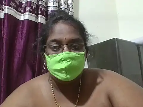 Snapshot of hootypriya chatting on 30, 4, 2026 hootypriya online show from 30, 4, 2026
