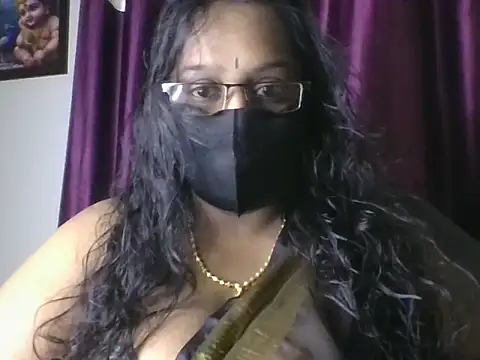 Snapshot of hootypriya chatting on 15, 6, 2026 hootypriya online show from 15, 6, 2026