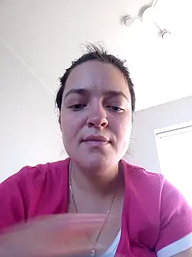 Snapshot of LinaGlow_ chatting on 14, 11, 2025 LinaGlow online show from 14, 11, 2025