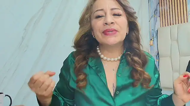 Snapshot of BeatrizSchmidt chatting on 11, 11, 2025 BeatrizSchmidt online show from 11, 11, 2025