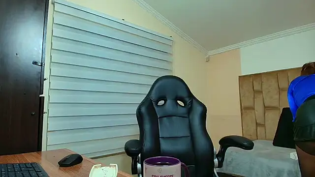 Snapshot of BeatrizSchmidt chatting on 16, 11, 2025 BeatrizSchmidt online show from 16, 11, 2025