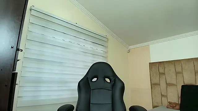 Snapshot of BeatrizSchmidt chatting on 21, 11, 2025 BeatrizSchmidt online show from 21, 11, 2025