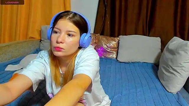 Snapshot of Eva_purrr_ chatting on 17, 11, 2025 Eva purrr online show from 17, 11, 2025