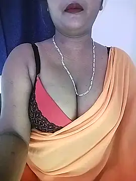 Snapshot of LoveLy-Soneya chatting on 3, 6, 2026 LoveLy-Soneya online show from 3, 6, 2026
