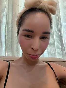 Snapshot of miss_ditey09 chatting on 27, 4, 2026 miss ditey09 online show from 27, 4, 2026