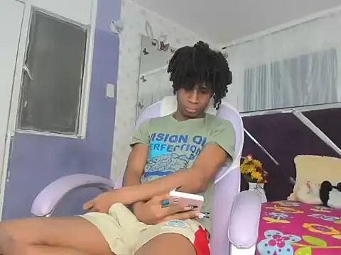 Snapshot of Santy_bigcock_01 chatting on 26, 11, 2025 Santy bigcock 01 online show from 26, 11, 2025