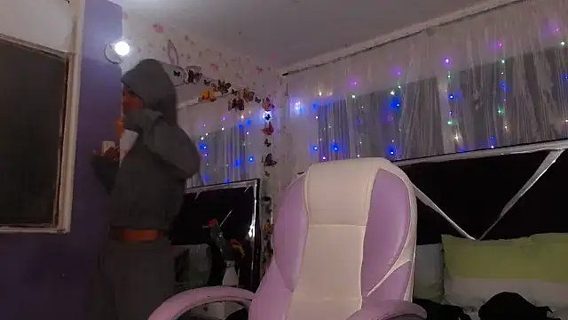 Santy bigcock 01 online show from 16, 5, 2026