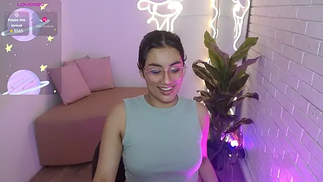 Snapshot of PEACHY_TAY chatting on 9, 11, 2025 PEACHY TAY online show from 9, 11, 2025