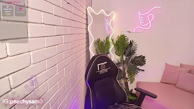 Snapshot of PEACHY_TAY chatting on 25, 11, 2025 PEACHY TAY online show from 25, 11, 2025