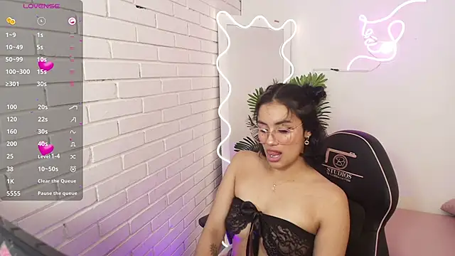 Snapshot of PEACHY_TAY chatting on 1, 12, 2025 PEACHY TAY online show from 1, 12, 2025