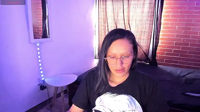Snapshot of Samantha_Devil chatting on 5, 12, 2025 Samantha Devil online show from 5, 12, 2025