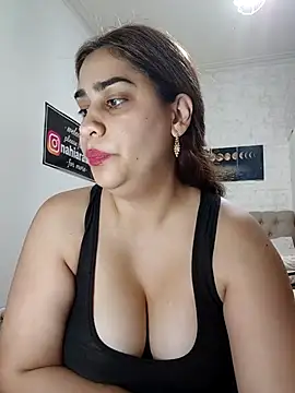 Snapshot of nahiarabiel33 chatting on 18, 4, 2026 nahiarabiel33 online show from 18, 4, 2026