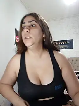 Snapshot of nahiarabiel33 chatting on 30, 4, 2026 nahiarabiel33 online show from 30, 4, 2026