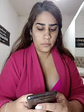 Snapshot of nahiarabiel33 chatting on 10, 5, 2026 nahiarabiel33 online show from 10, 5, 2026