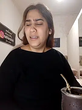 Snapshot of nahiarabiel33 chatting on 2, 6, 2026 nahiarabiel33 online show from 2, 6, 2026