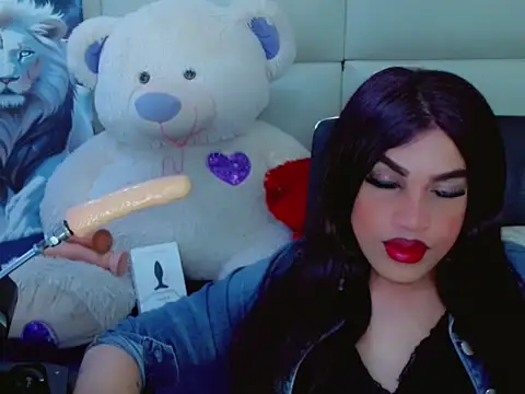 Snapshot of NharaBigCock chatting on 10, 11, 2025 NharaBigCock online show from 10, 11, 2025