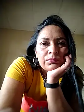 CatleyaSmith online show from 6, 4, 2026