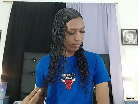 MiaCoock online show from 7, 11, 2025