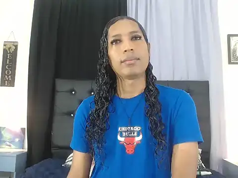 Snapshot of MiaCoock chatting on 5, 12, 2025 MiaCoock online show from 5, 12, 2025