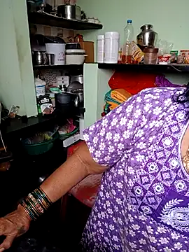 Snapshot of savithasree chatting on 17, 11, 2025 savithasree online show from 17, 11, 2025