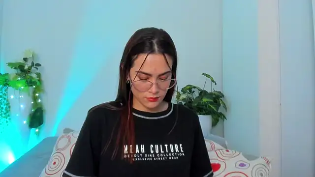 Snapshot of SaraAlvarezx chatting on 7, 1, 2026 SaraAlvarezx online show from 7, 1, 2026