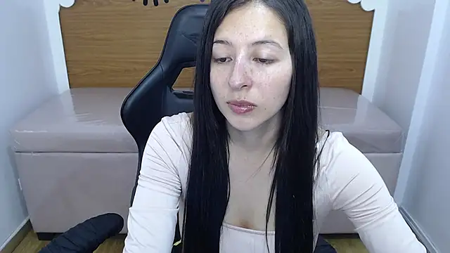 Snapshot of scarlett_percy_t chatting on 17, 11, 2025 scarlett percy t online show from 17, 11, 2025