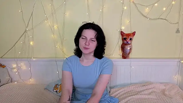 Snapshot of LatinaHuguenin chatting on 23, 11, 2025 LatinaHuguenin online show from 23, 11, 2025