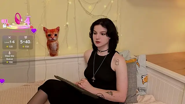 Snapshot of LatinaHuguenin chatting on 28, 11, 2025 LatinaHuguenin online show from 28, 11, 2025