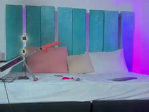 Snapshot of Alesia_watson chatting on 2, 12, 2025 Alesia watson online show from 2, 12, 2025