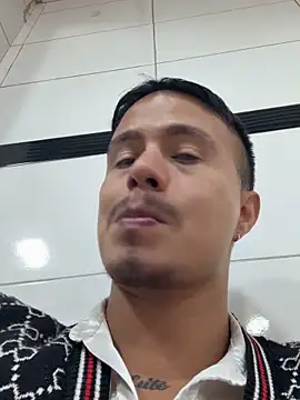 Snapshot of RaySullivan chatting on 16, 11, 2025 RaySullivan online show from 16, 11, 2025