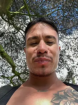 Snapshot of RaySullivan chatting on 26, 11, 2025 RaySullivan online show from 26, 11, 2025