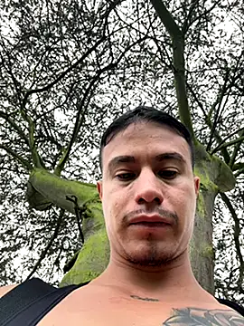 Snapshot of RaySullivan chatting on 28, 11, 2025 RaySullivan online show from 28, 11, 2025