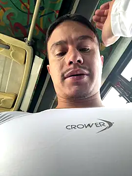 Snapshot of RaySullivan chatting on 29, 11, 2025 RaySullivan online show from 29, 11, 2025