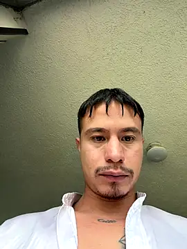 Snapshot of RaySullivan chatting on 21, 12, 2025 RaySullivan online show from 21, 12, 2025