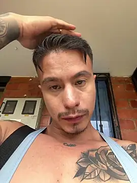 Snapshot of RaySullivan chatting on 22, 12, 2025 RaySullivan online show from 22, 12, 2025