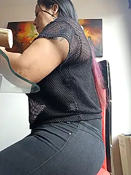 Snapshot of misshot_02 chatting on 13, 11, 2025 misshot 02 online show from 13, 11, 2025