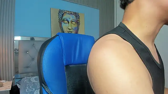 Snapshot of Liams18 chatting on 26, 11, 2025 Liams18 online show from 26, 11, 2025