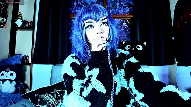 Snapshot of ravencollen chatting on 4, 7, 2026 ravencollen online show from 4, 7, 2026