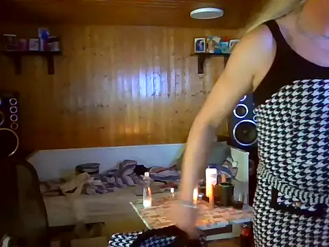 Snapshot of AgnesCross39 chatting on 2, 12, 2025 AgnesCross39 online show from 2, 12, 2025